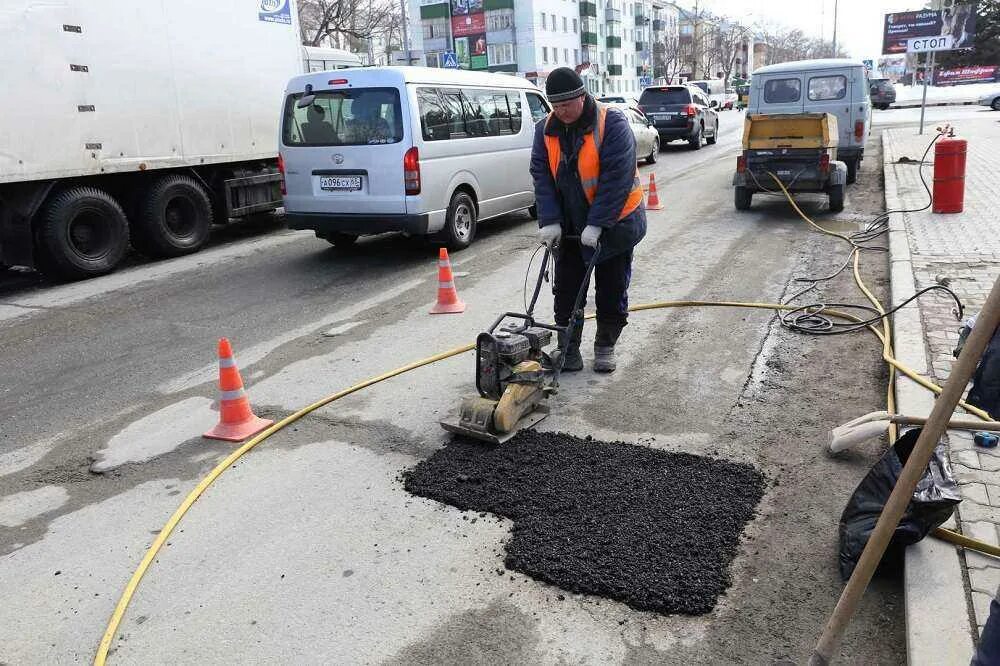 Ремонт дорог заливать