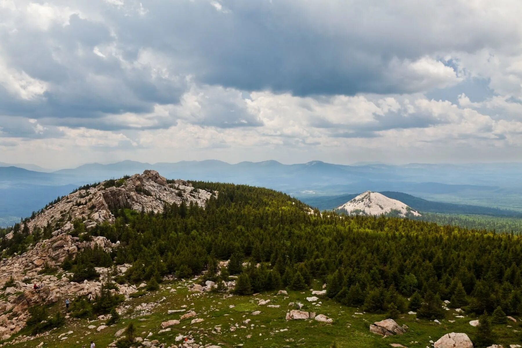 Зюраткуль гора. Сатка гора зюраткуль. Зюраткуль высота над уровнем моря. Гора зюраткуль в башкирии. Зюраткуль высота над уровнем моря.