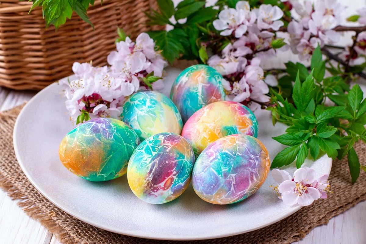 Красивые яйца на Пасху. Окрашивание яиц на Пасху. Самые красивые яйца на Пасху. Разноцветные яйца на Пасху. Крашеные яйца на пасху