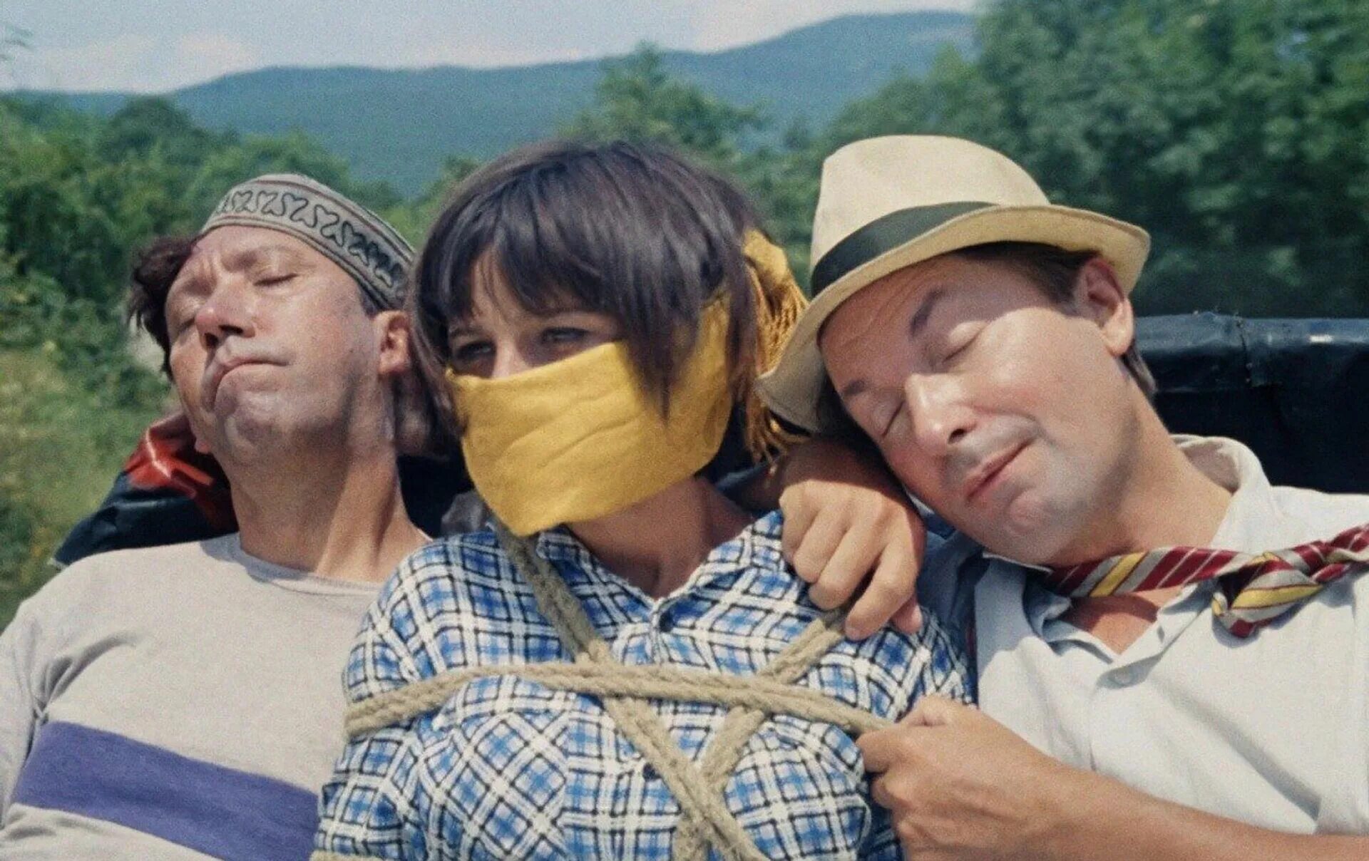 Какая пленниц. Какая пленниц. Кавказская пленница 1966. Короче склифосовский кавказская пленница. Кавказская пленница 1966 кадры.