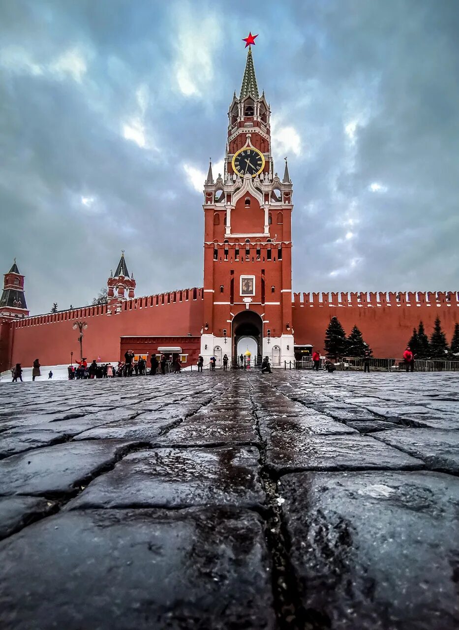 Кому принадлежит спасская башня кремля в москве. Спасская башня Кремля. Спасская (Фроловская) башня. Фроловская башня Московского Кремля. Красная площадь Москва Спасская башня.