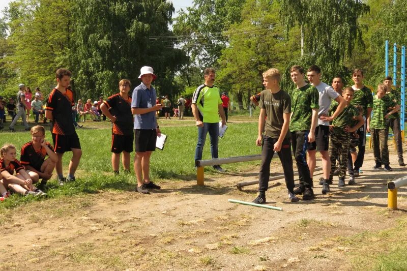 Школа села Анастасьино Калининского района. Саратовская область Калининский район село Озерки. Озерки школа Калининский район. СОШ С. Озерки Калининский район Саратовская область. Саратовская область калининск район погода