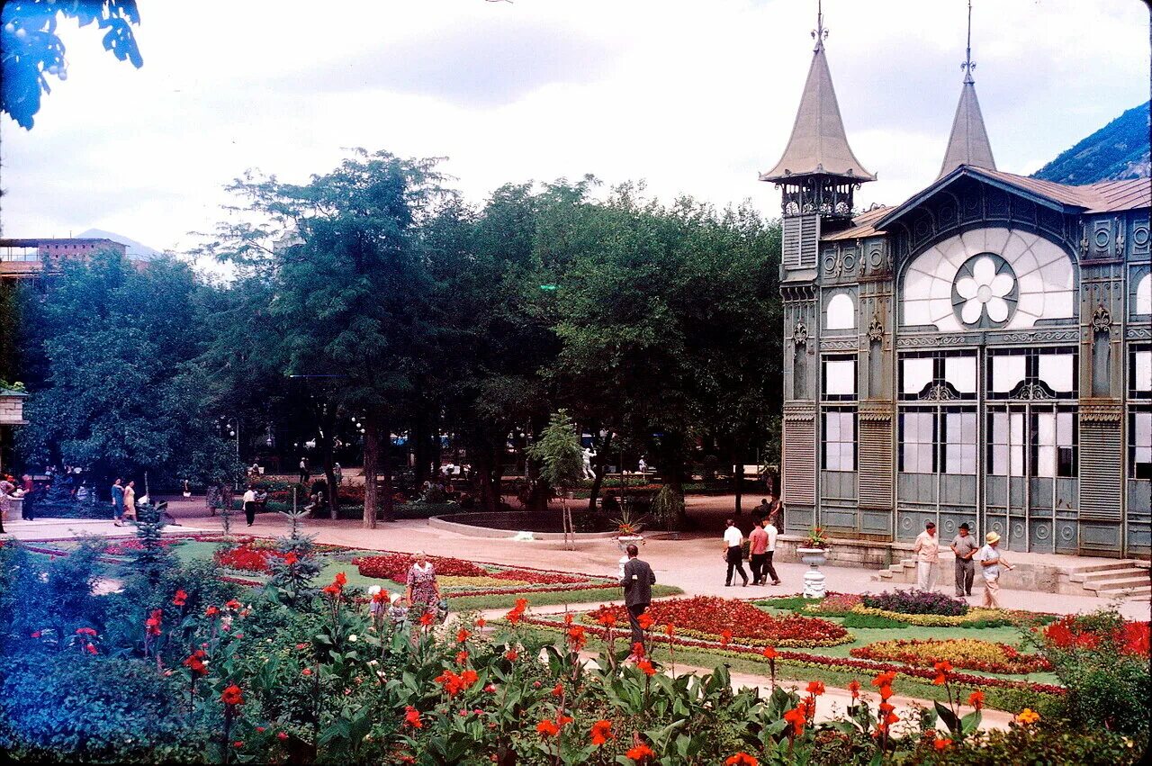 Северный кавказ ссср. СССР глазами французского фотографа Жака Дюпакье. Пятигорск в 1964 году. Путешествие Жака Дюпакье по советскому Союзу. Архитектура Пятигорска.