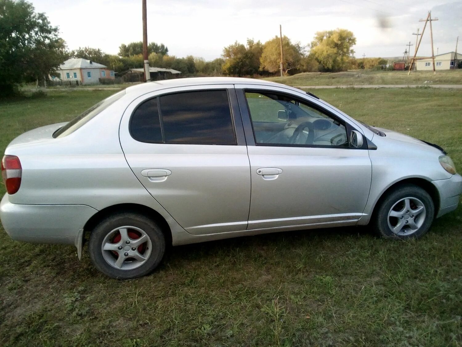 Купить тойоту плац. Toyota Platz 2001. Тойота Платц 2001г. Тойота Платц 2001 года. Плац таета Тойота Платц.