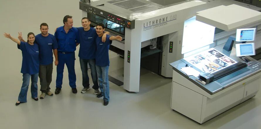 полиграфическое предприятие. мини типография форма организации бизнеса. полиграфическое производство. машинист резальных машин типография. изготовление книги.