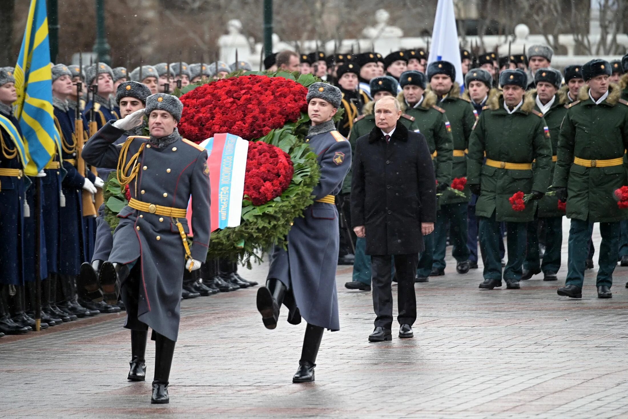 Возложение венка на 23 февраля президентом РФ. 21 февраля в рф