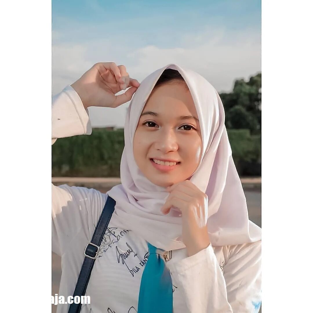 Jilbab pap tt. Cewek cantik sma viral. Indonesian school girl form. Cewek cantik sma viral. Indonesia school girl viral.