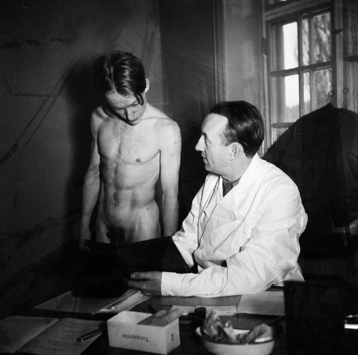 Female Doctor and the Patient Stock Image - Image of illness, practitioner: 1310