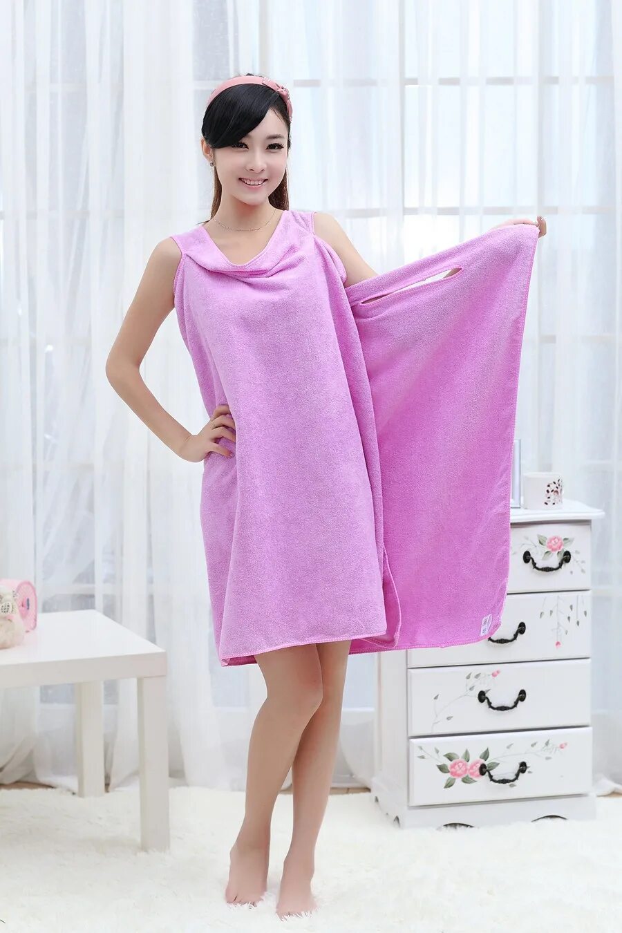 Как одевать полотенце. Полотенце халат. Полотенце-халат женский. Халат из микрофибры. Банный халат из полотенца.