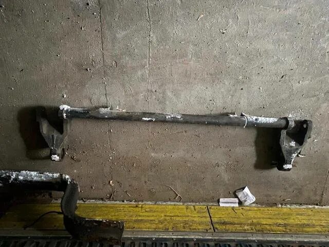 Сайлентблок стабилизатора кабины камаз 6520. Стабилизатор кабины камаз. 65201-5001008 стабилизатор с рычагами в сборе. Стабилизатор кабины камаз м1946. Стабилизатор кабины камаз 6520 евро 4.