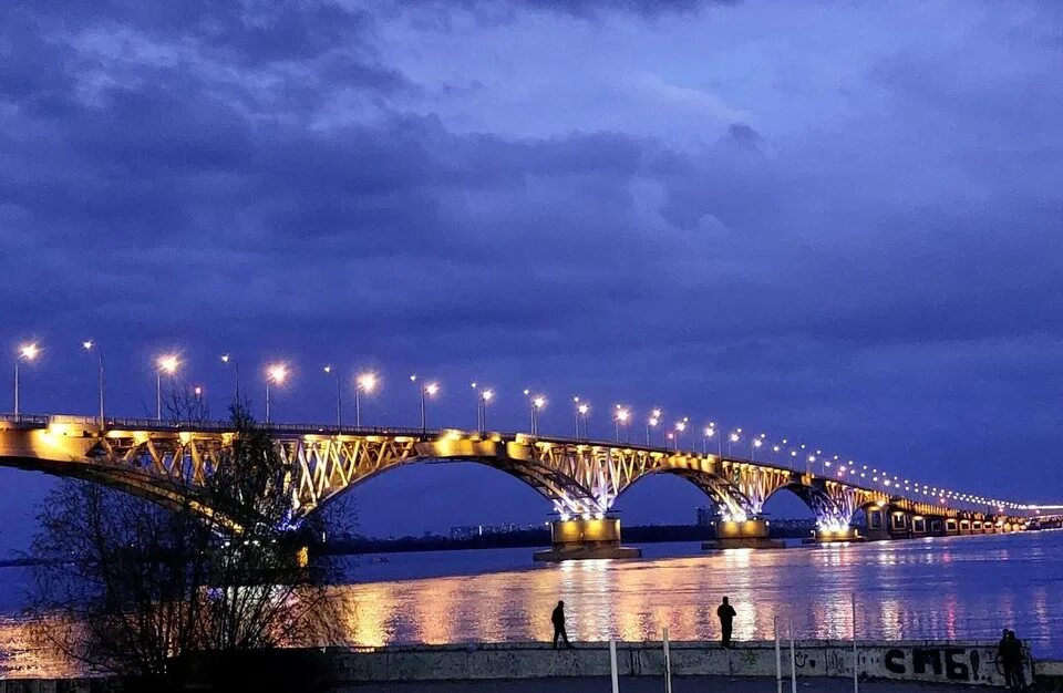 Река Волга Саратовский мост. Мост через Волгу Саратов Энгельс. Саратовский Энгельсский мост. Саратовский мост с Энгельса.