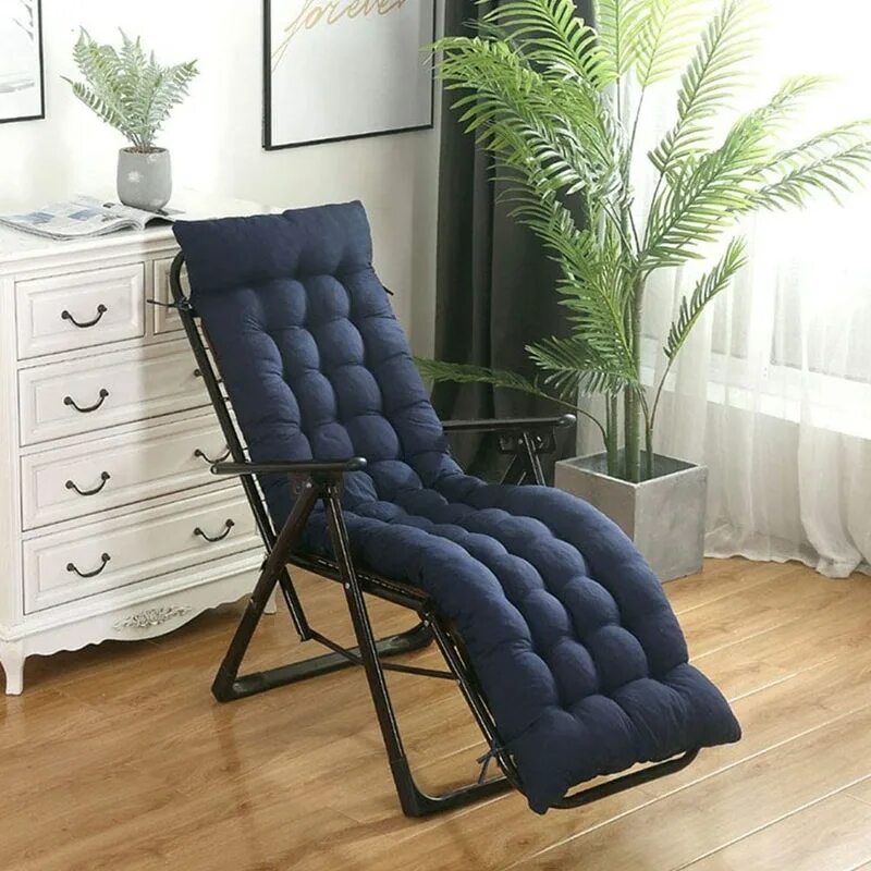 Кресло шезлонг мягкое. Кресло для релакса. Удлиненное кресло. Кресло лежак с подушкой.