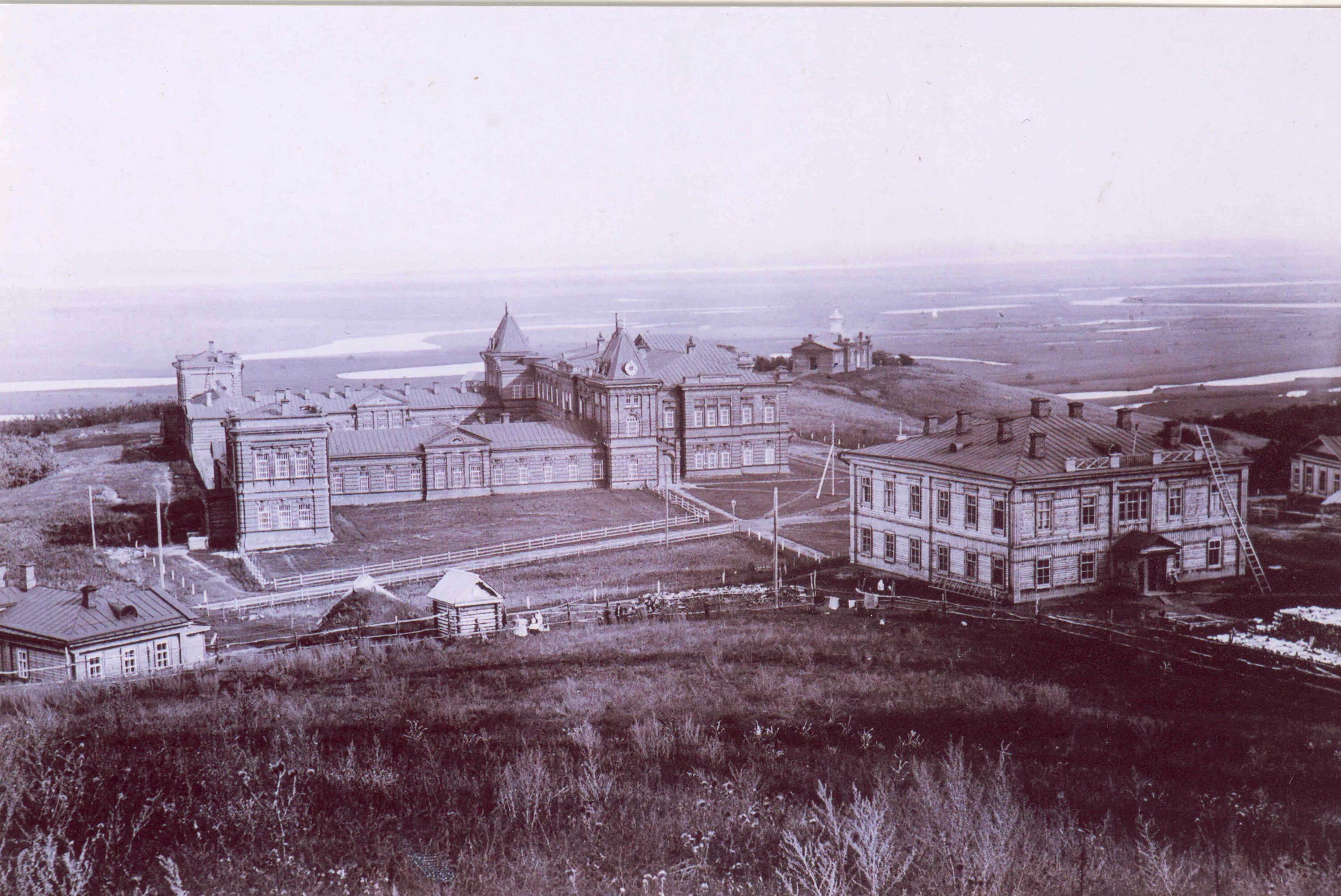 Ульяновская психиатрическая больница ленинградская область. Поселок карамзина ульяновск. Больница им карамзина. Больница им карамзина. Областная больница ульяновск радищева.