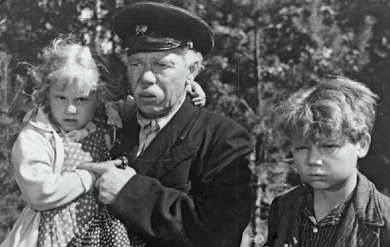 Ф. Афиша фильма девочка ищет отца. Фильм девочка ищет отца актеры. Ф девочка ищет отца. Девочка ищет отца фильм.