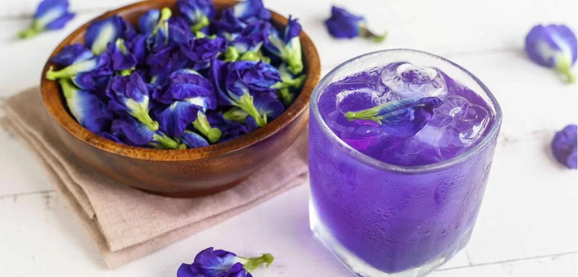 Фиолетовый чай как называется. Синий чай клитория. butterfly pea flower чай. синий чай анчан цветок. чанг шу.