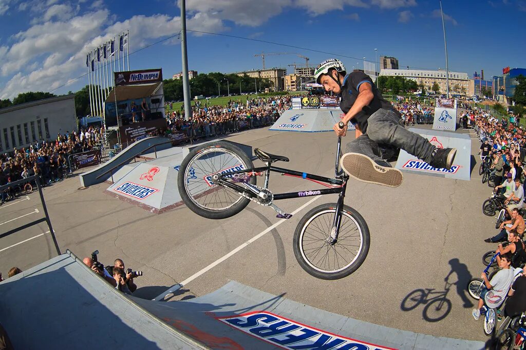 сникерс урбания 2010. фестиваль сникерс урбания. фестиваль сникерс урбания. сникерс урбания 2022. Snickers урбания фестиваль.