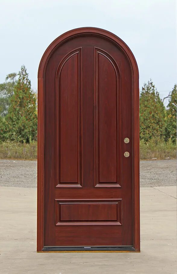Арочные входные двери. Арочные деревянные двери. Двери входные деревянные с аркой. Полукруглые деревянные двери.