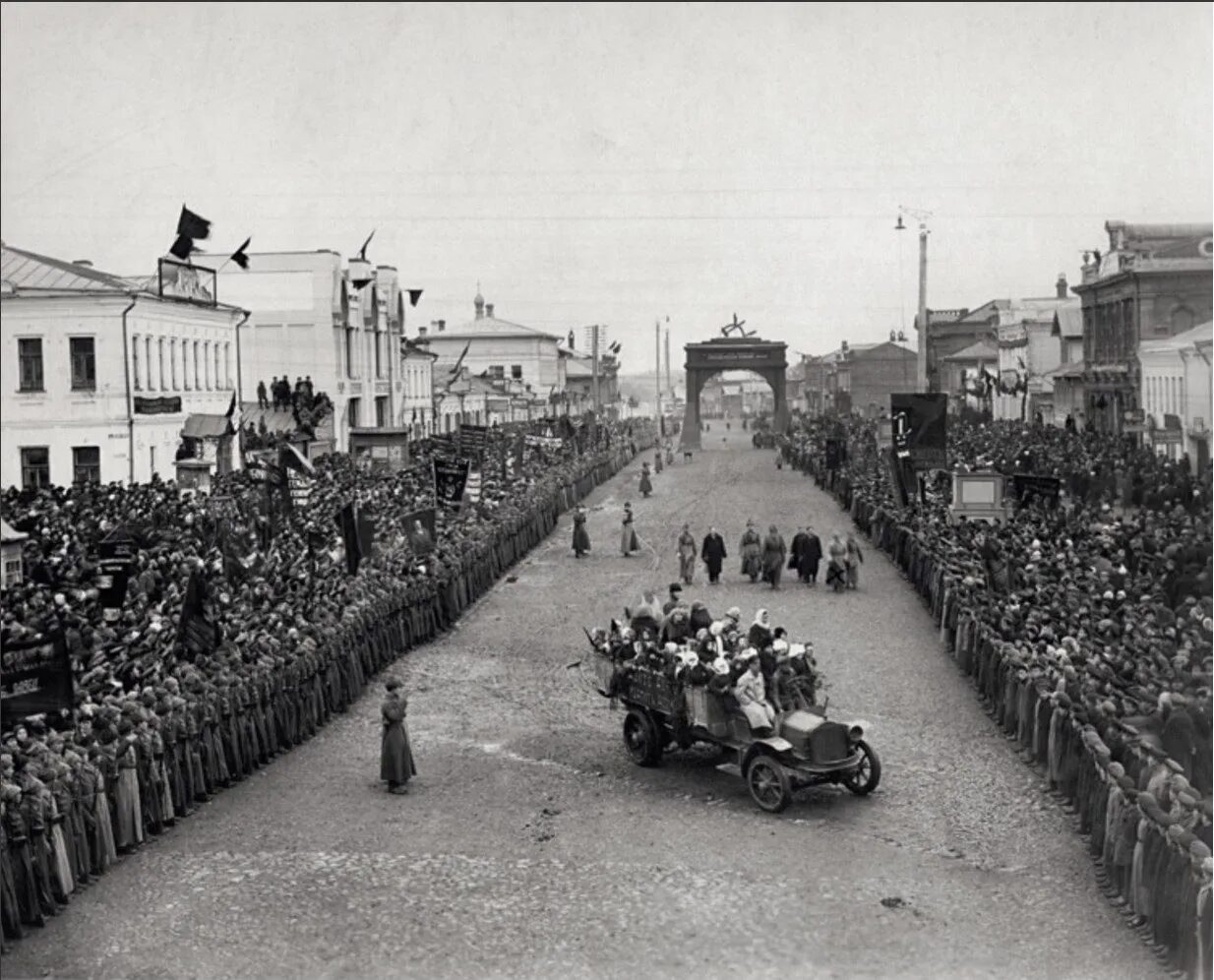 Иваново город революции. Иваново-Вознесенск 1917. Георгиевская площадь Иваново Вознесенск. Иваново Вознесенск в 1916. 1915 Иваново Вознесенск.