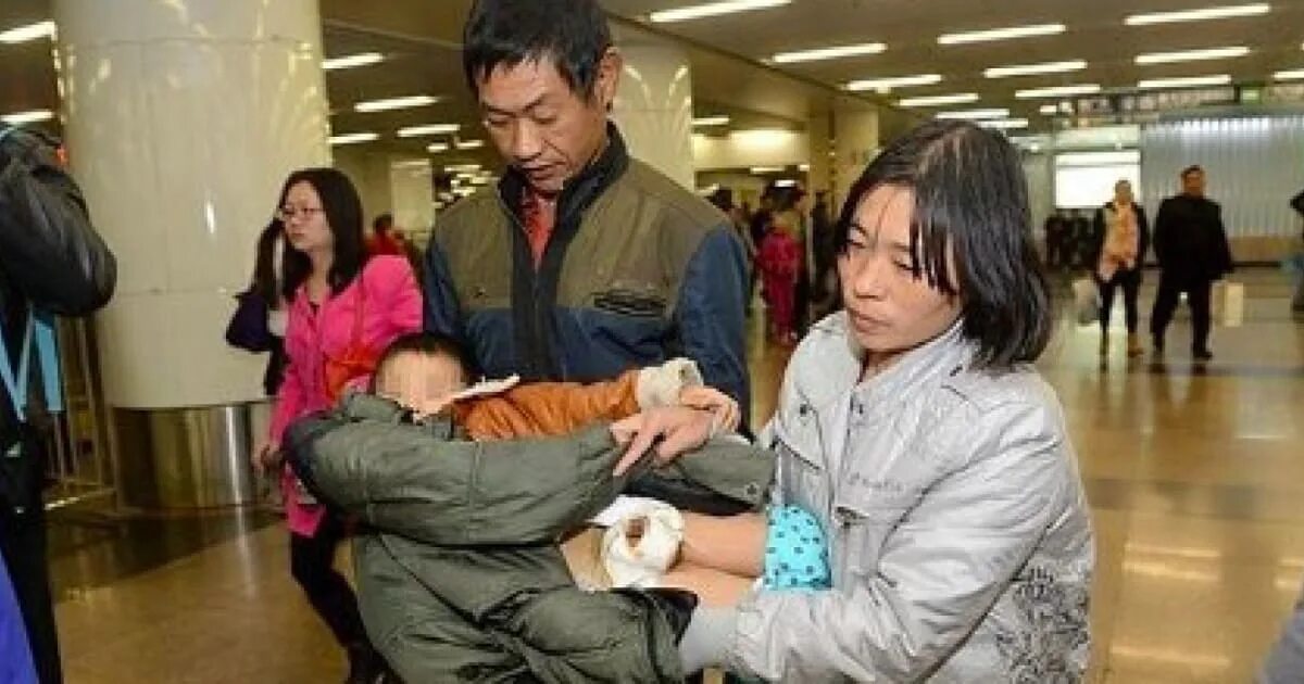 Женщина отрезала половой орган мужчине. Япония вырезала Китай людей. Ампутированный мальчик.