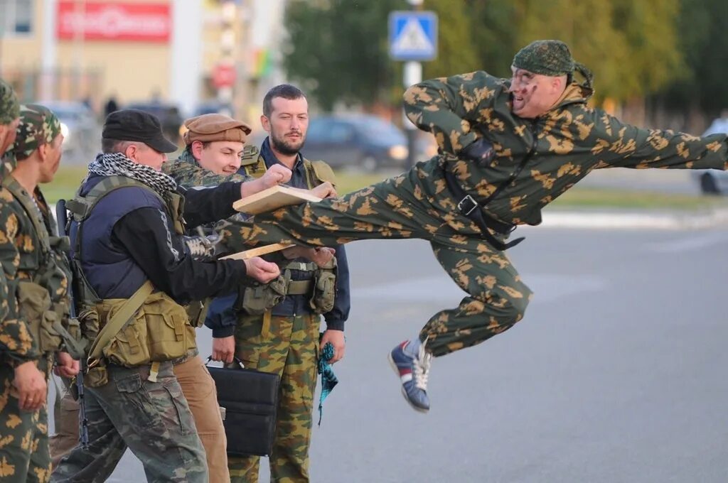 Песни пехотинцев. Крылатая пехота группа. ВДВ Крылатая пехота. Крылатая пехота фото.