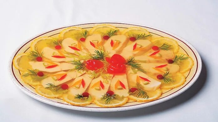 Заливной осетр. Заливная рыба в духовке. Заливной из стерляди. Заливное из осетра. Заливное из осетрины.