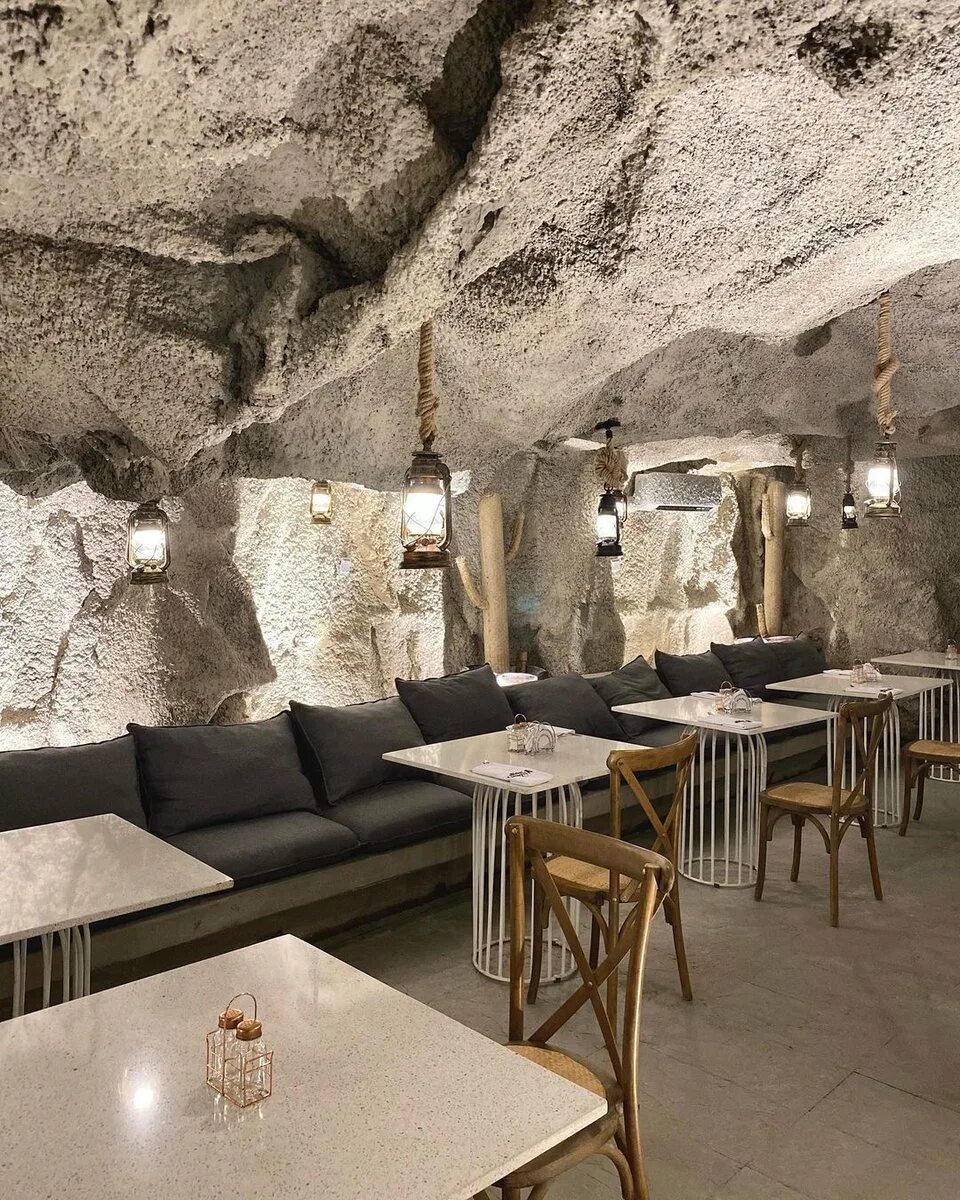 Липцы пещеры. Ali Barbour’s Cave Restaurant – Кения.. Ресторан пещера Каспийск. The Cave кафе-ресторан. Ресторан в пещере.
