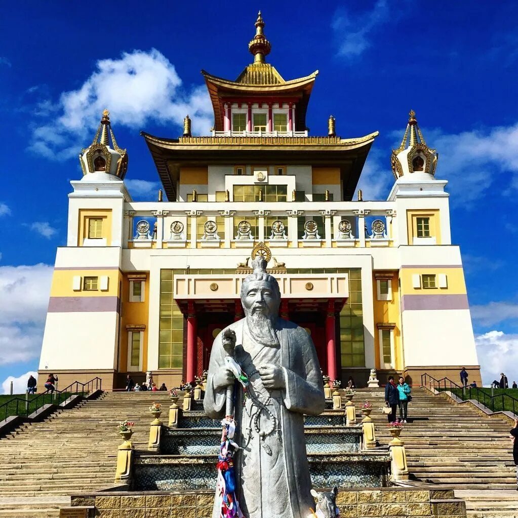 элиста красивые места. элиста степи достопримечательности. элиста город достопримечательности. время в элисте сейчас. центральная площадь г.