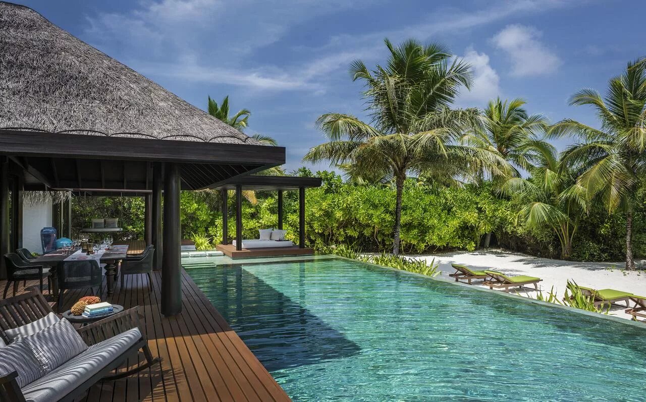 Anantara kihavah maldives villas 5. Вилла анантара мальдивы. Anantara kihavah пляж. Маврикий anantara. Anantara kihavah villas.