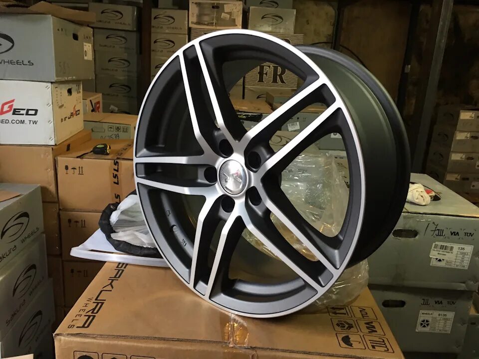 Диск ready. Литые диски race ready 9518. диски rr race ready r17. race ready 9500 r17. диски race ready css 9030.