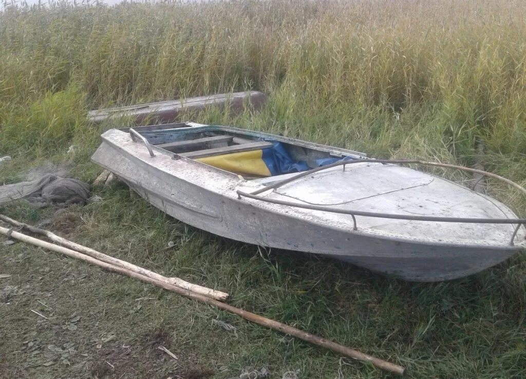 Лодка гребная кефаль. Лодка обь 3м. Моторно-гребная лодка шарк-290. Пластиковая лодка под мотор 3м. Маленькая лодка деревянная.