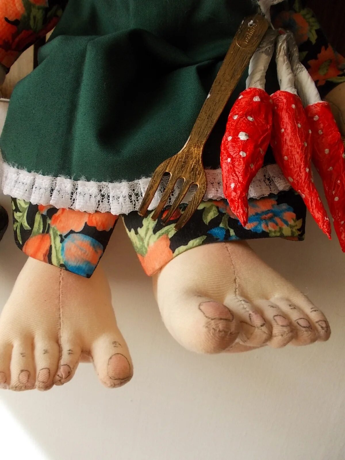 Ногти бабы яги маникюр. Ногти острые ведьмы. Ногти бабы яги. Страшные ногти бабы яги. Ногти в стиле египта.