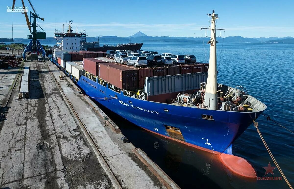 Судовой механик. Инженер кипиа. Транспортный рефрижератор,, бриз,, эстрыбпром. Профессор меграбов судно. Корабль батм.