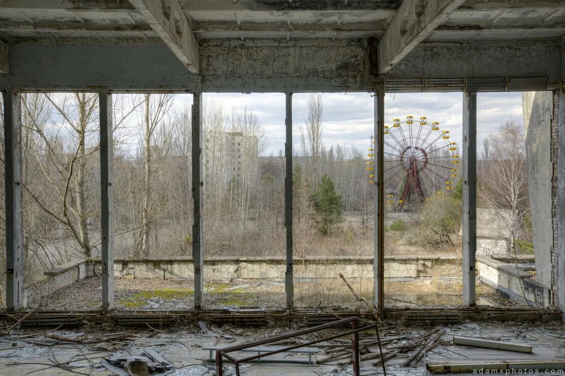 Разрушенное окно. Чернобыль в 2023 году. Заброшки Чернобыля и Припяти. Чернобыль зона отчуждения 2023. Чернобыль 1910.