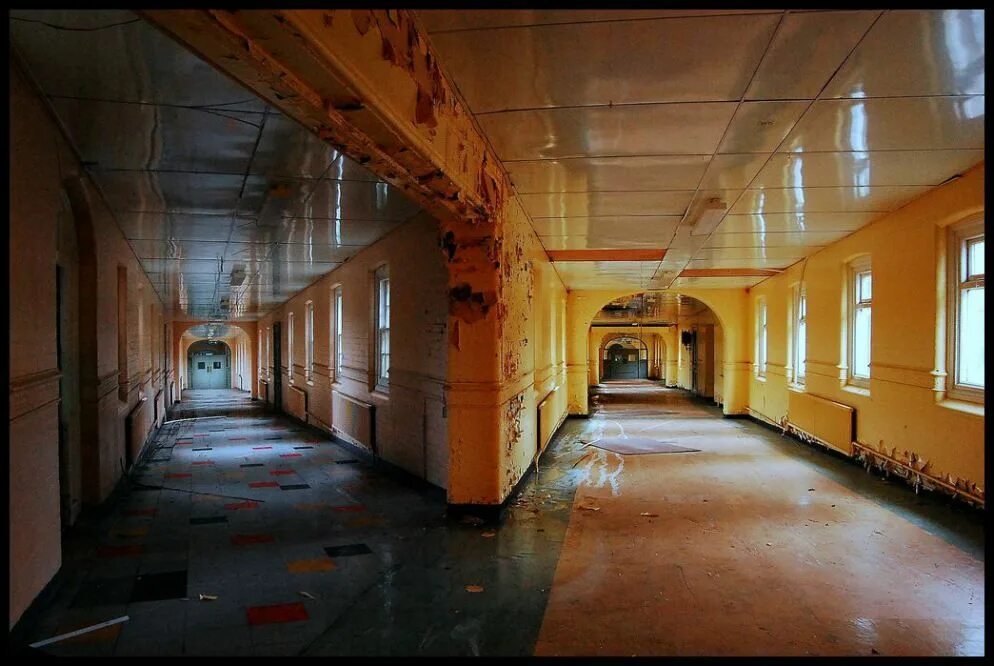 Психиатрическая больница в Москве заброшка. Заброшенный госпиталь в США. Сокольники психиатрическая больница.