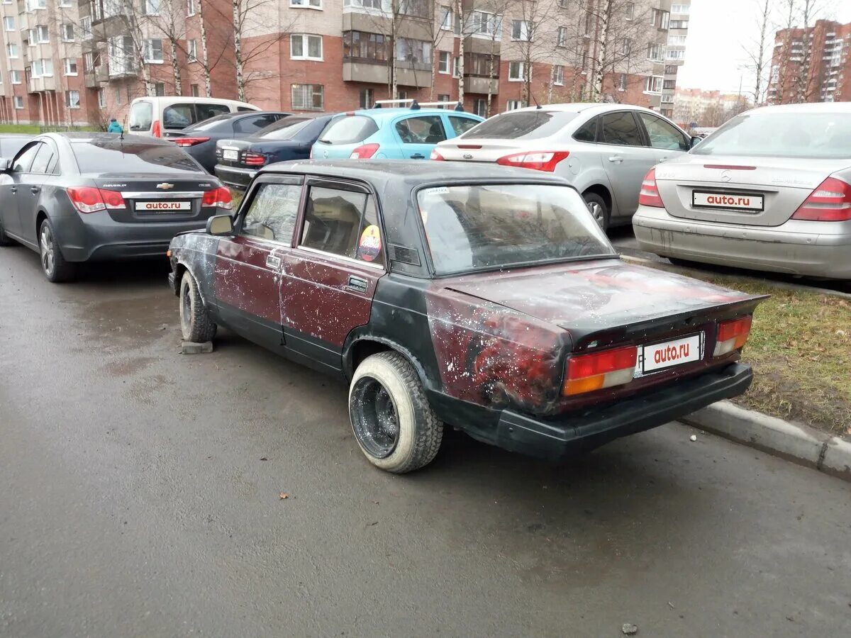 автомобильный рынок. автомобили с пробегом. дорогие машины в питере. б у машины спб. машины в автосалоне.