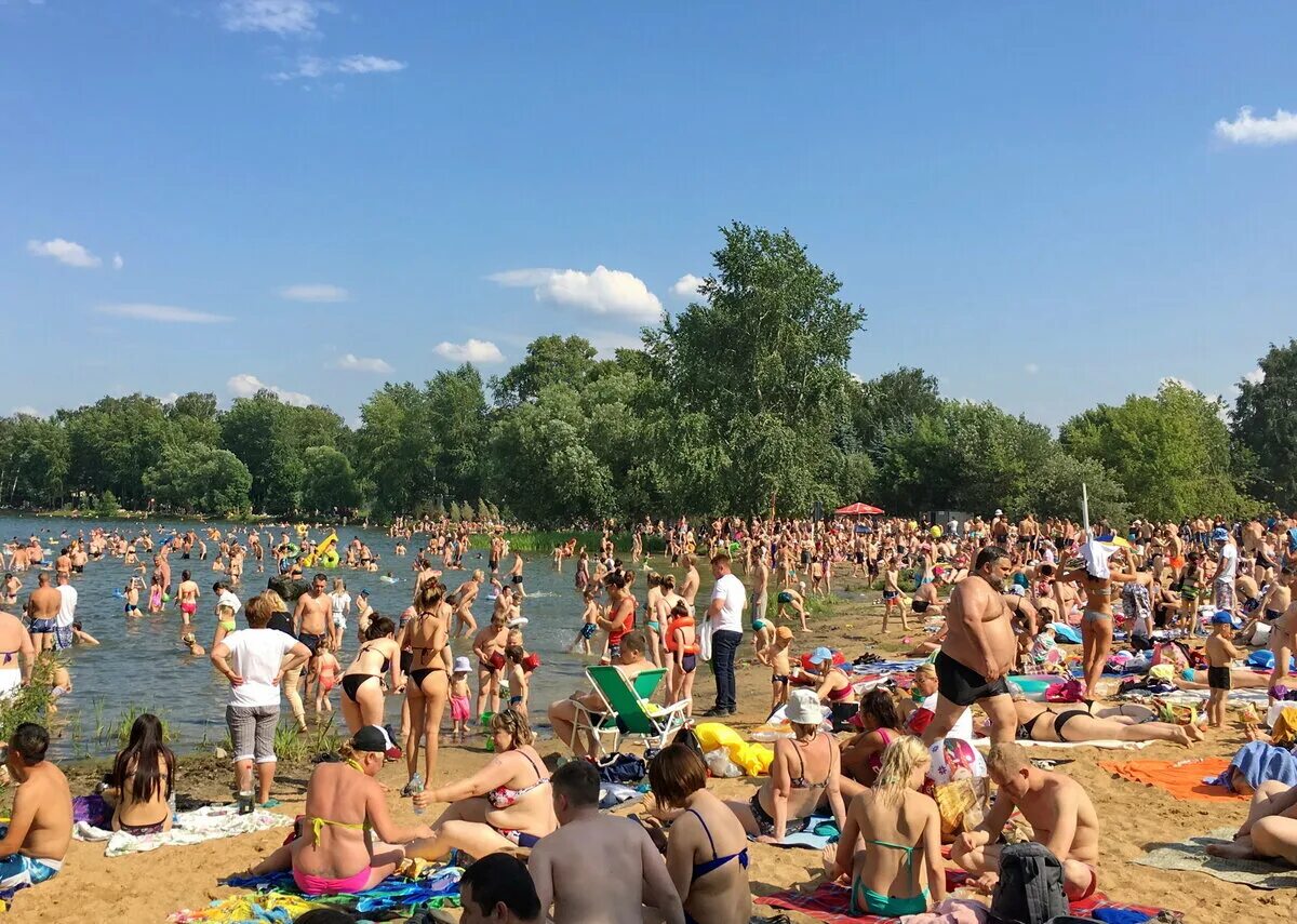 Пляж рублево одинцово. Пляж рублево одинцово. Пляжи в москве и подмосковье. Пляж рублево одинцово. Беляевский пляж московская область.