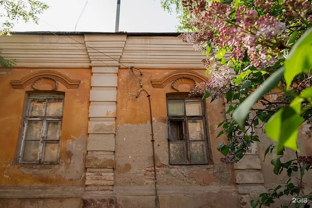 Фабричный переулок новосибирск. Дом купца Гарденина Воронеж. Фабричный переулок 12 Воронеж. Воронеж фабричный переулок 10 дом купца Гарденина. Пер. фабричный, 12.