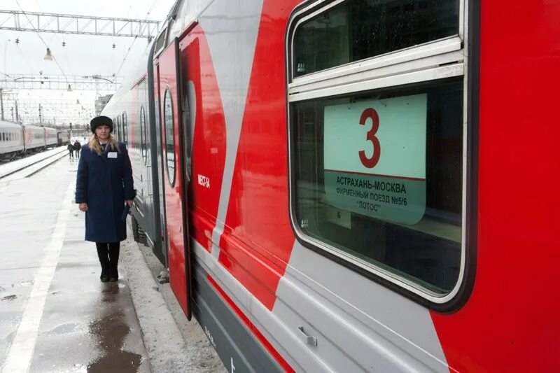 поезд 052м сура двухэтажный. волгоград пенза ржд. поезд сура пенза 052. саратов москва поезд ржд. волгоград пенза ржд.