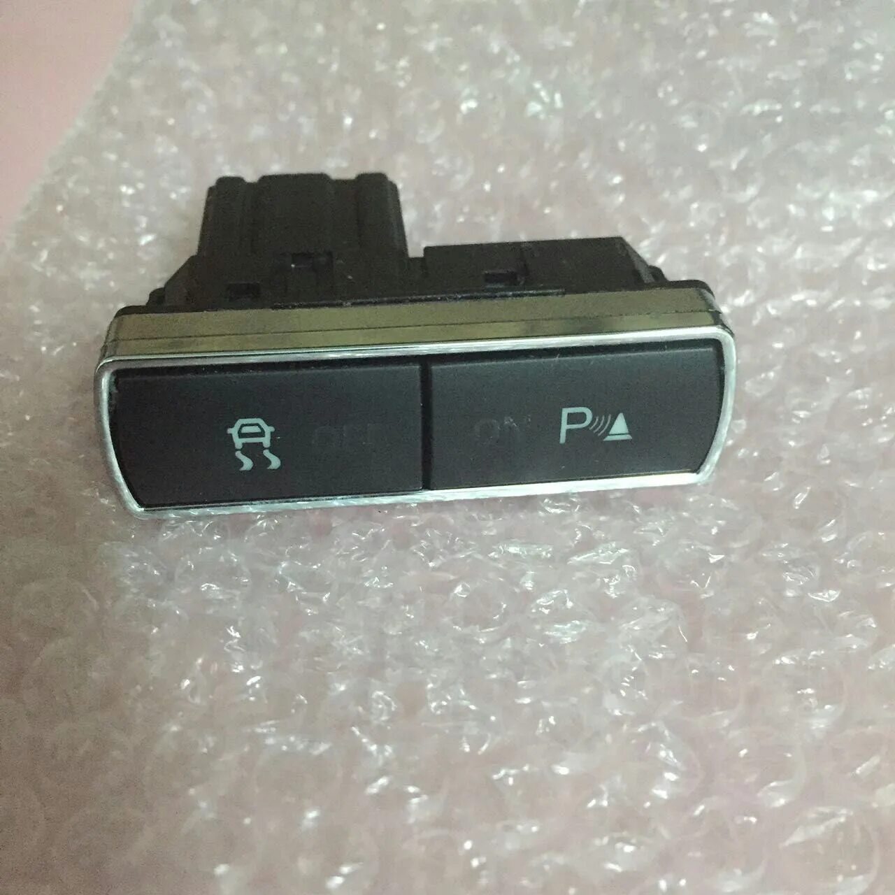 Кнопка парктроника toyota rav 4. Кнопка передних парктроников мазда. Кнопка парктроника лансер 10. Кнопка отключения парктроника уаз патриот. Кнопка отключения парктроника.