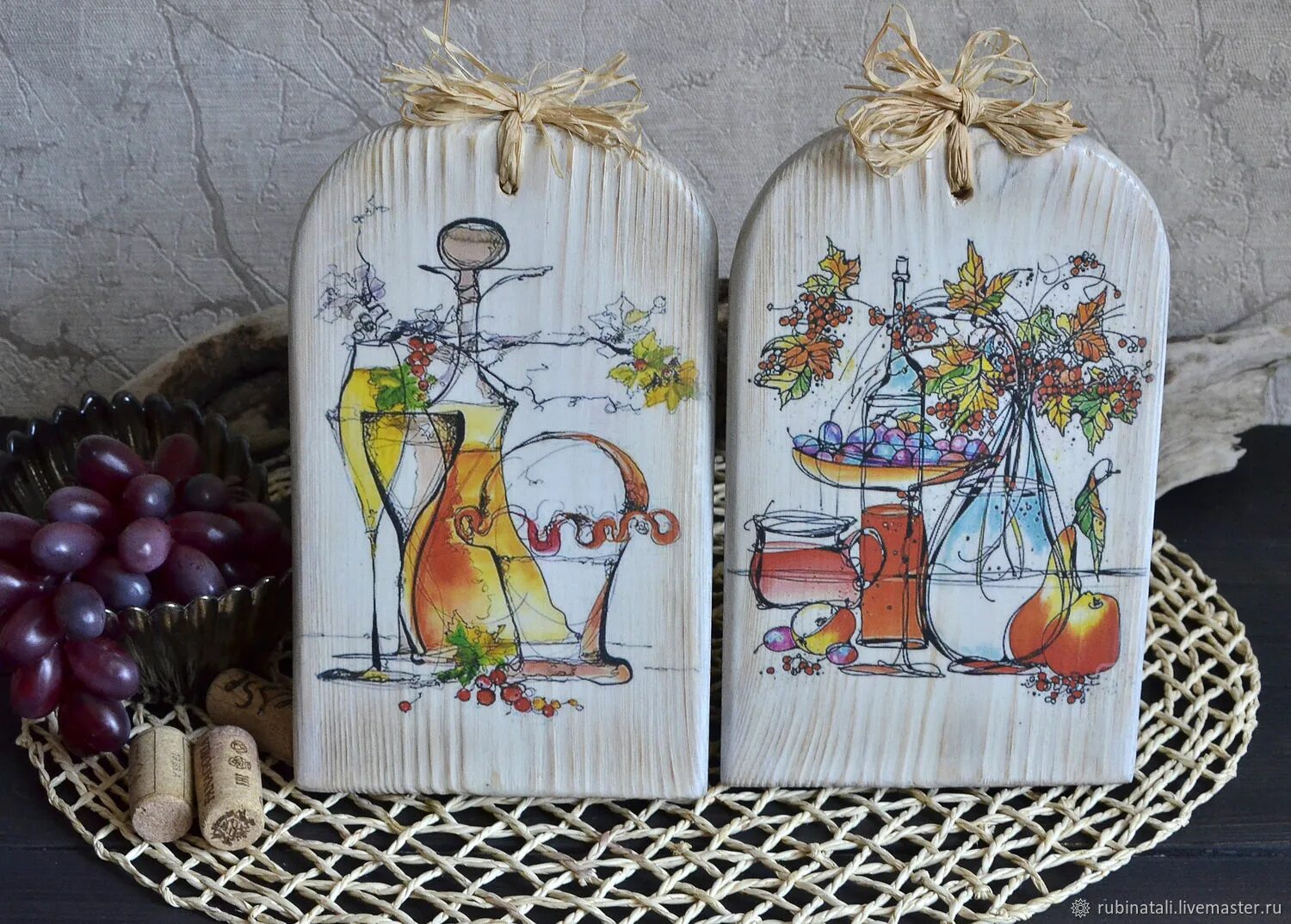 Декупаж кухонной доски. Декупаж разделочной доски. Декупаждосочка разделочная. Декупаж разделочной доски. Декупаж разделочной доски.