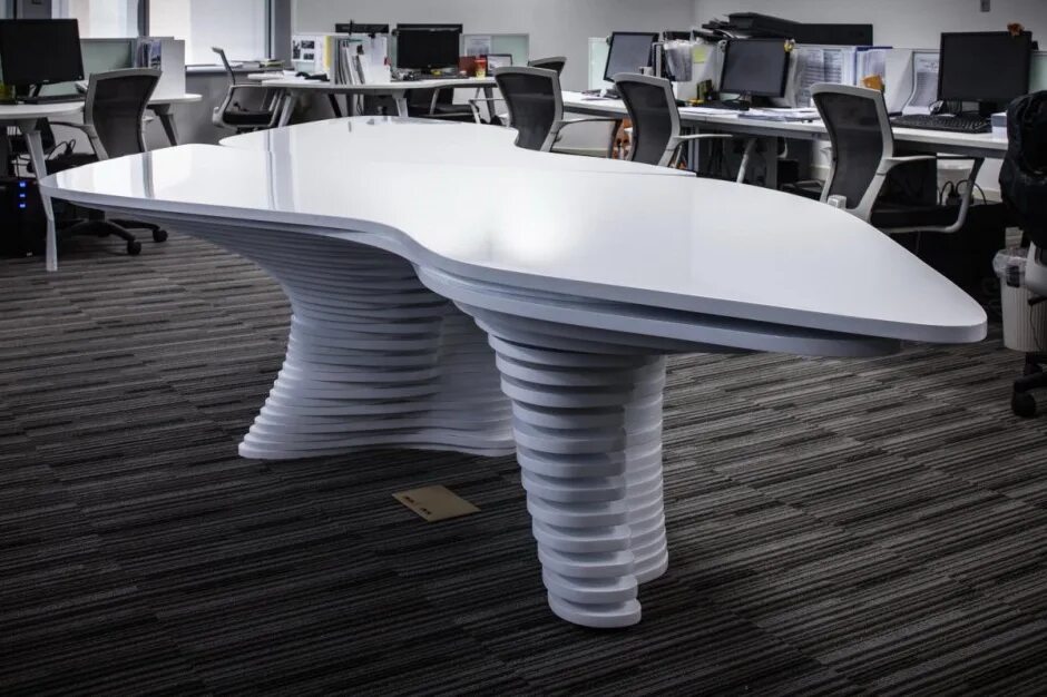 Необычные изделия из бетона. Необычные дизайнерские скамейки. Дом необычной формы. Пузырчатый диван maarten de ceulaer mutation. Креатив форм.