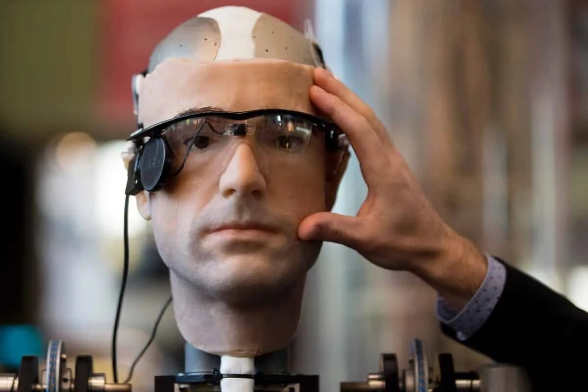 Artificial intelligence. Сенсорный робот. Человекоподобный робот. Искусственный интеллект. Искусственный интеллект лицо.