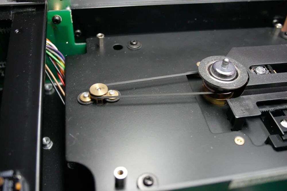 Микросхема на плате. Tl 51 xr. E. Cec tl5100 cdpl cd transport. E.