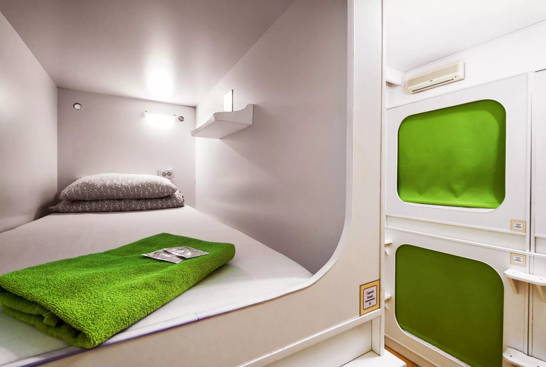 Qube capsule. Хостел капсула. капсульный отель (capsule hotel), гаага. капсула в москве. капсульный хостел в москве.