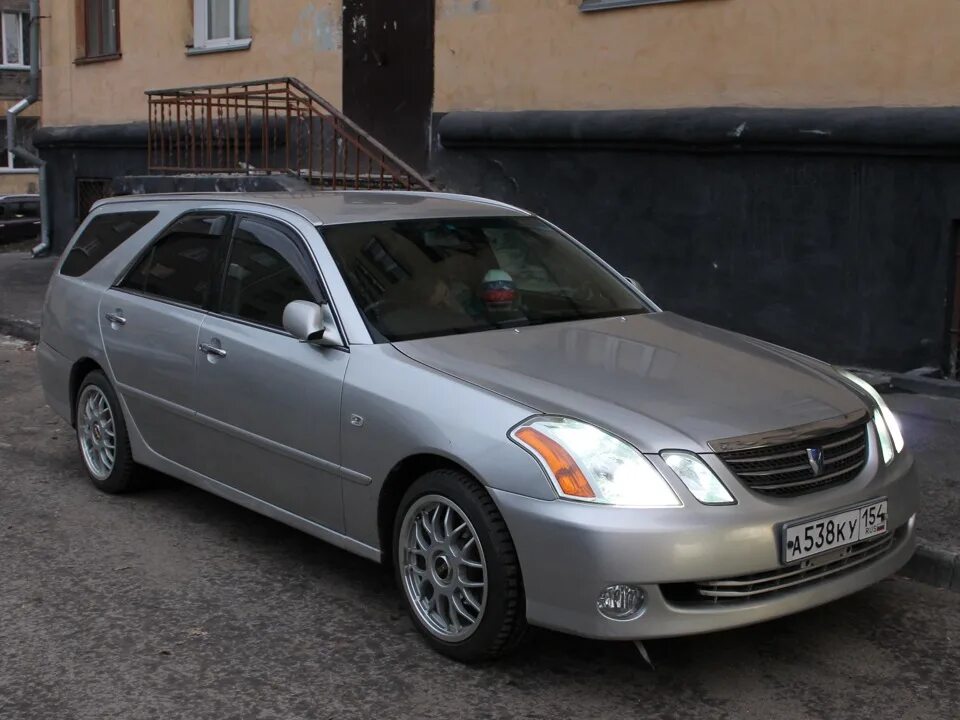 Купить б/у Toyota Mark II IX (X110) 2.5 AT (280 л.с.) бензин автомат в Москве: б