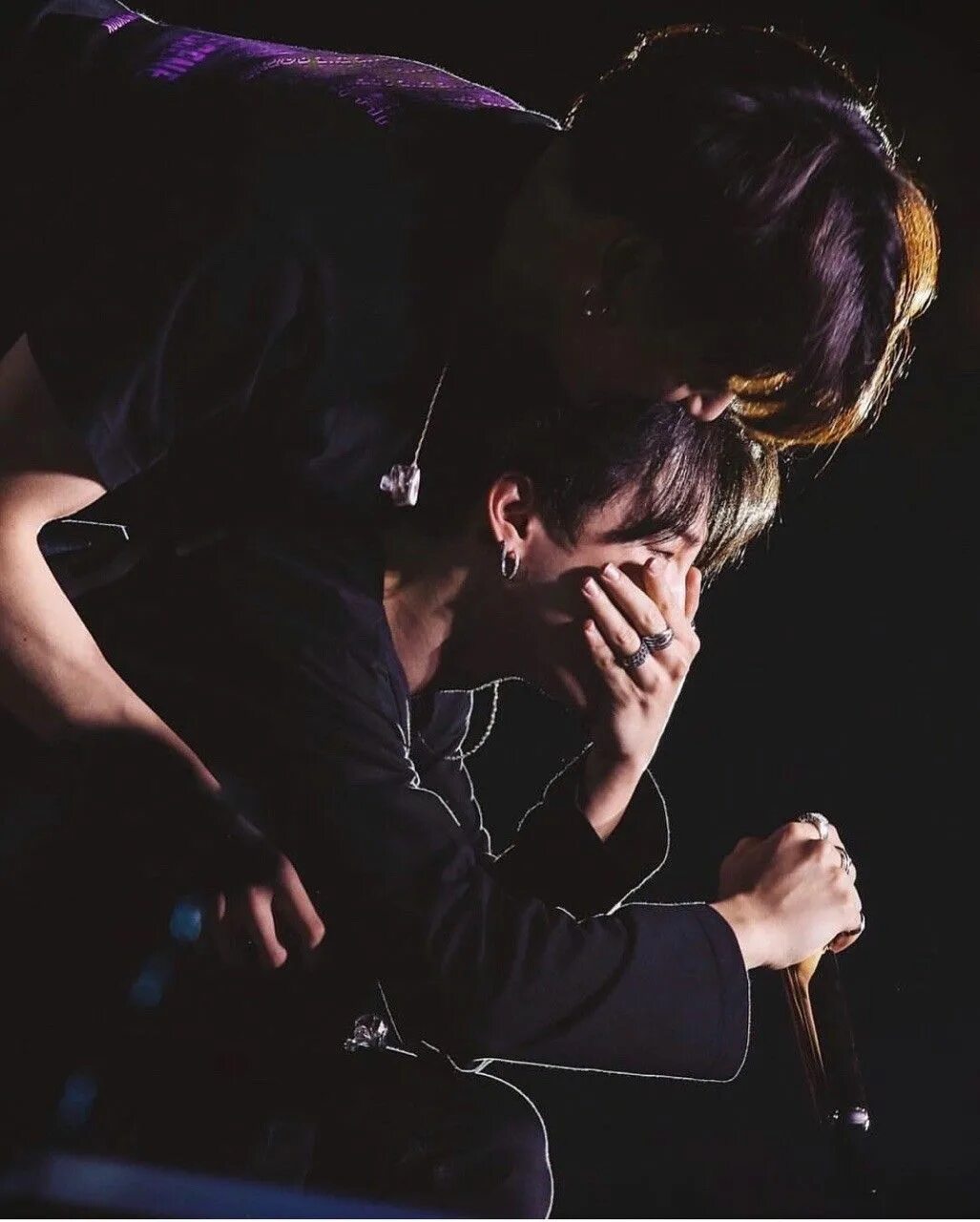 Taekook hisasihun. Юнги и чимин вирт. Бтс юнмины арт 18. Вигуки боль. Чимин и тэхен 2021.