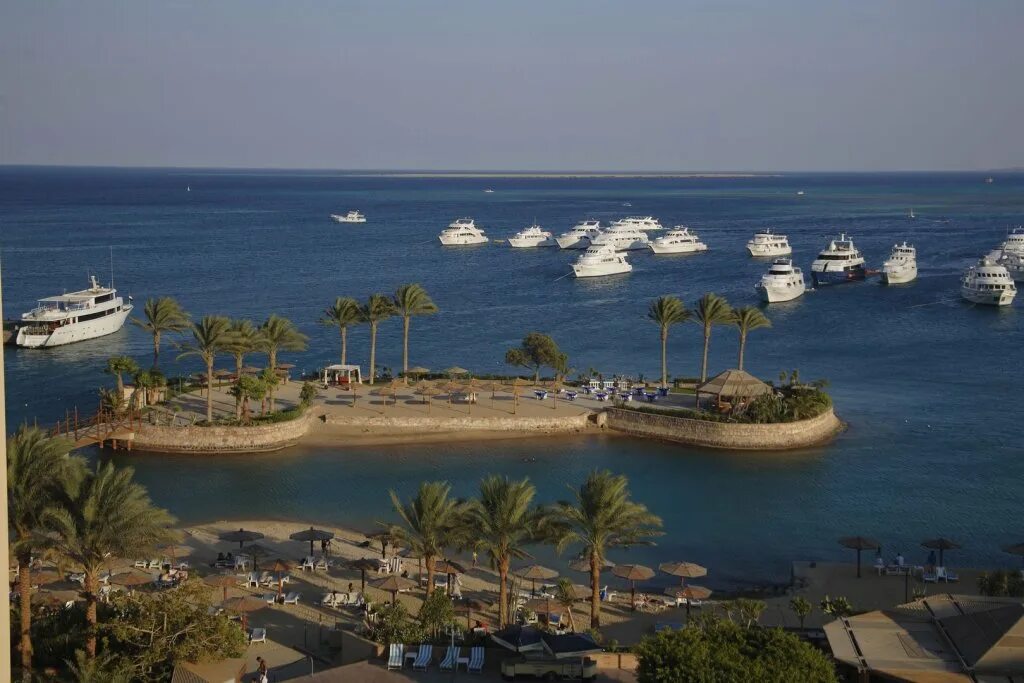 Хургада египет. Hurghada red sea governorate египет. Hurghada red sea governorate египет. Hurghada red sea governorate египет. Египет пирамиса бич резорт.