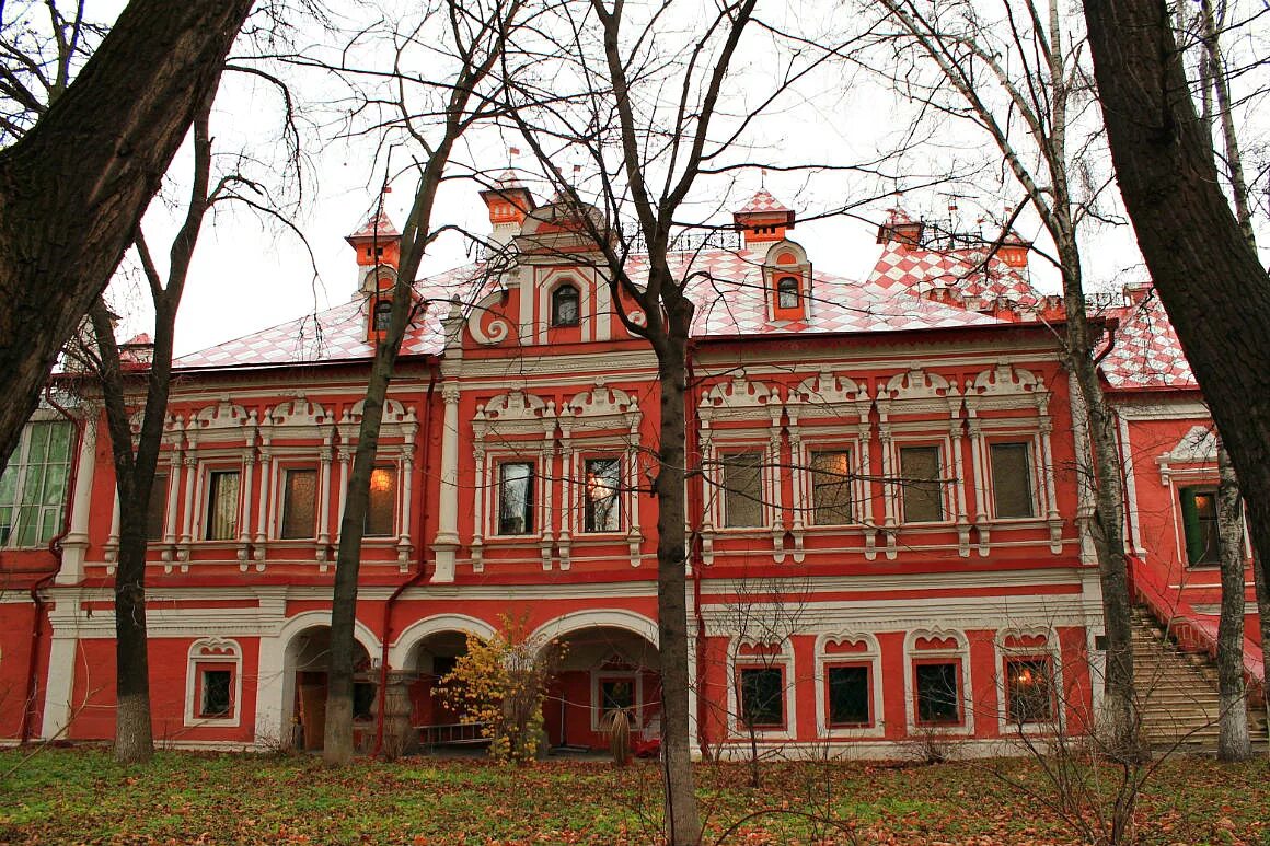 Усадьбы бояр. Дворец юсуповых в большом харитоньевском переулке. палаты волковых-юсуповых в большом харитоньевском переулке москва. палаты бояр волковых дворец юсуповых. палаты юсупова в большом харитоньевском переулке.