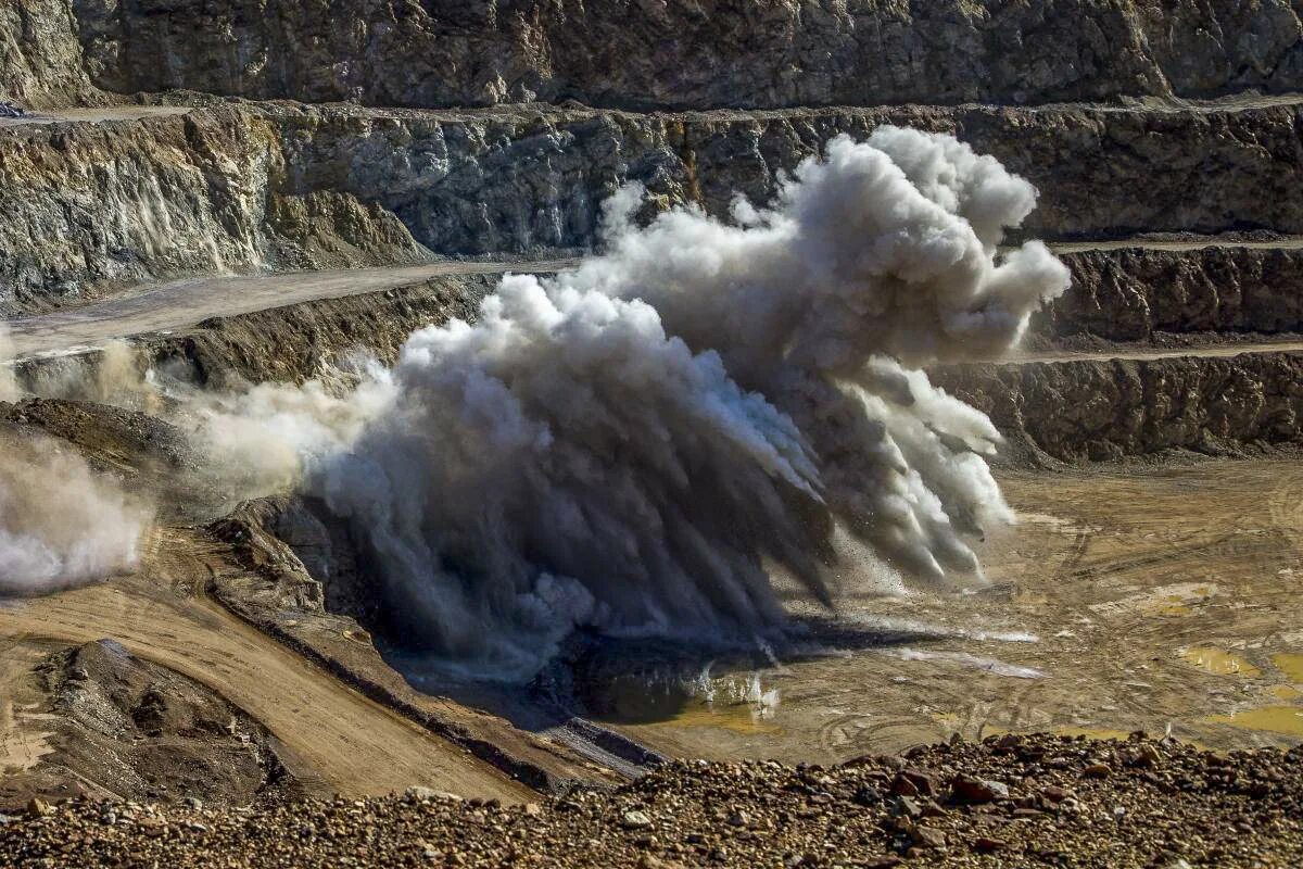Stoilensky iron ore mine on Behance Iron ore, Iron, Natural landmarks