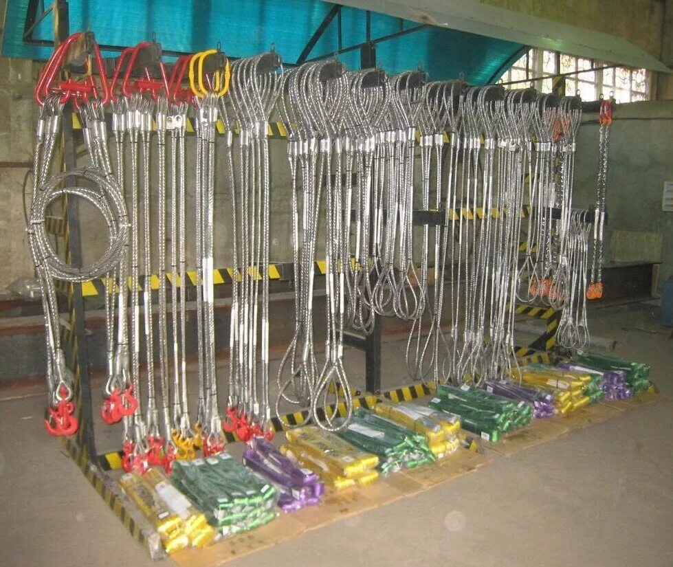 Как хранить стропы. Стенд для хранения стропов. Как хранить стропы. Захваты цепные гзп. Подставка для стропов.